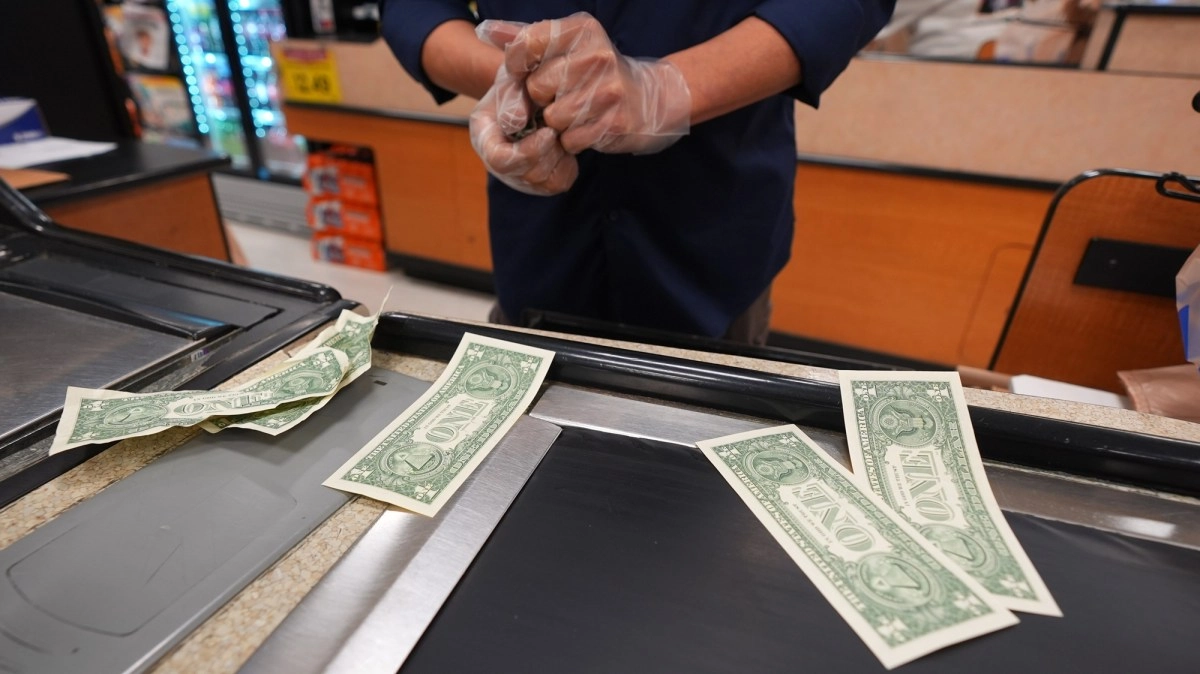 Hispanics are under pressure from high costs and financial instability, My Code survey reveals