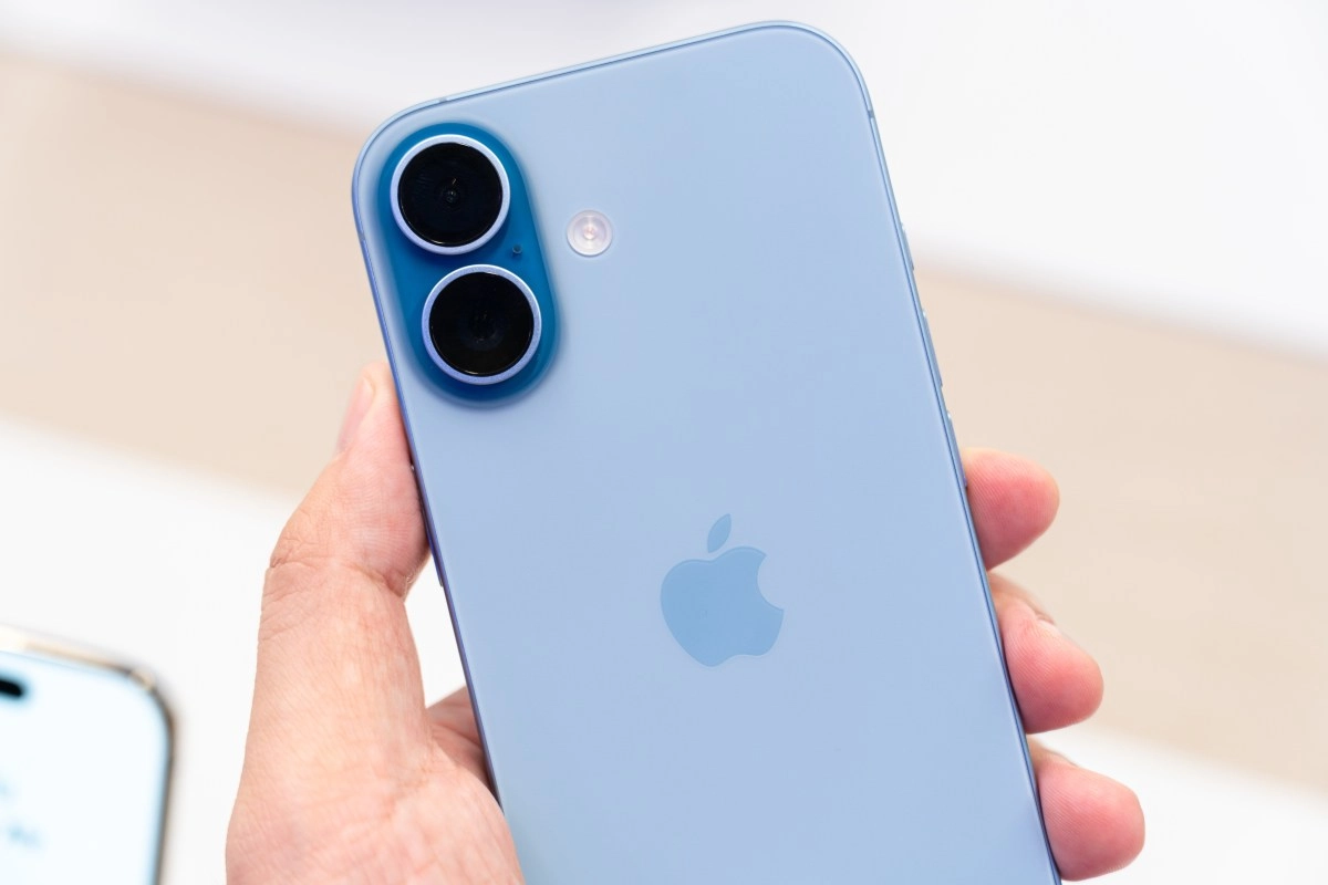 Artificial intelligence is stealing the memory from your next iPhone