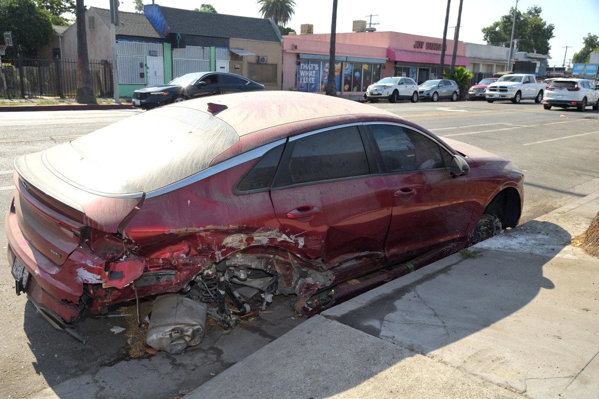 Towing of abandoned and inoperable vehicles begins in South Los Angeles