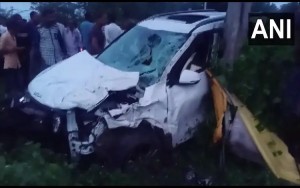 Congress MLA's speeding car collided with bike and auto rickshaw in Anand, Gujarat, six killed