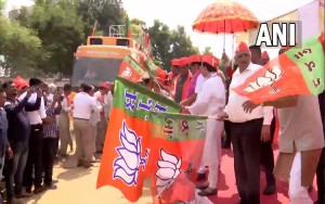 Gujarat Election: BJP President JP Nadda on Mission Gujarat, flagged off Gaurav Yatra
