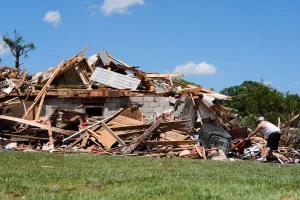 Storms and Tornados Cause to less 27 dead in Kentucky and Missouri