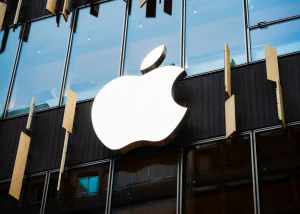 What do we know the the screen iPhone foldable in the that is working Apple