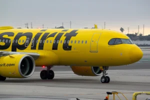Spirit Airlines alerts shareholders on possible closure