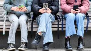 How much time should children spend in front of screens?