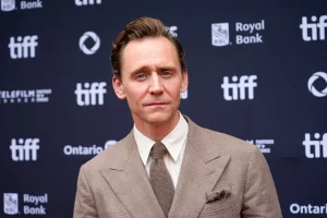 A Question about Taylor Swift Deconciera A Tom Hiddleston in a interview