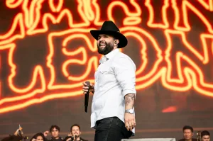 Carn Len will be the first Latino in sing in the sphere of las vegas