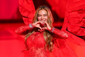 What was Karol G's show like at the Victoria's Secret fashion show?