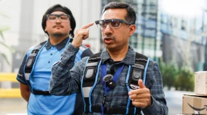 Amazon wants to turn its delivery workers into “augmented humans” with smart glasses