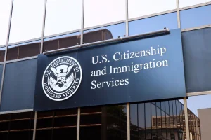 USCIS ends cash payments: only digital payments will be accepted
