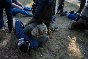 Judge extends restriction on use of aggressive tactics by ICE agents in Chicago