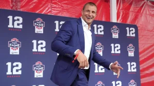 Rob Gronkowski will sign his one-day contract this week to retire with the Patriots