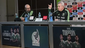 Vasco Aguirre and some controversial details about the Mexican National Team