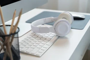 Auracast: The Hidden Function of Your Bluetooth Headphones That You Probably Didn't Know About