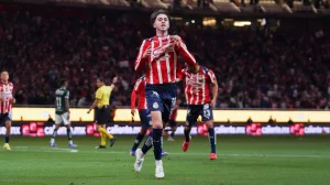 Chivas takes over Liga MX again by dismantling Leon: 5-0