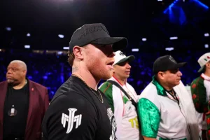 El Canelo Álvarez was booed in Las Vegas and did not witness the Benavídez fight