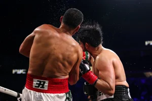 Controversy in social networks due to elbows given by Benavídez to Zurdo Ramírez