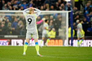 Celebrate Arsenal: Manchester City lost points in their visit to Everton