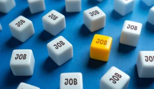 Job offers and hiring in the US were maintained before the impact of the war