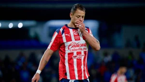Chicharito Hernández does not exist in the history of the 120 years of Chivas
