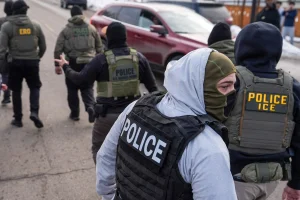 ICE detains a young man in the-Bronx by mistake, reports that he was beaten in a park