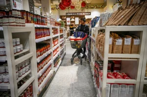 U.S. consumer confidence hits-record lows as war in Iran prolongs