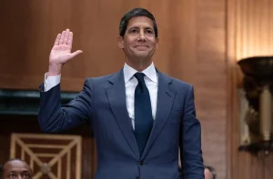Senate confirms Kevin Warsh and brings him closer to leading the Federal Reserve