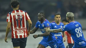 Chivas with the final ticket in hand with everything and controversial penalty in favor of Cruz Azul: 2-2