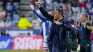 Efraín Juárez and Eduardo Solari were about to make a big mess in Pachuca