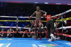 Keyshwan Davis emerged victorious against Nahir Albright, but without shining in the fight