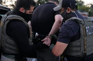 Judge stops ICE raids in New York immigration courts after federal ruling