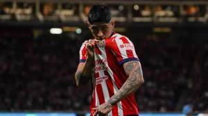 Alan Pulido gave a hint to Chivas de Guadalajara