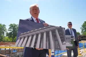 Trump presents the future White House ballroom as his “gift” to the country