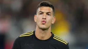 César Montes reveals that he has had offers from Liga MX