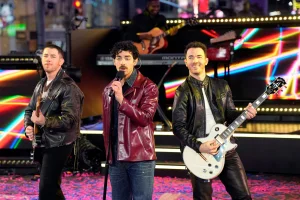 The Jonas Brothers debut in the world of podcasts with “Hey Jonas!”