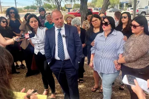 They demand the release of an influencer, a DACA beneficiary, after being detained by ICE in Arizona