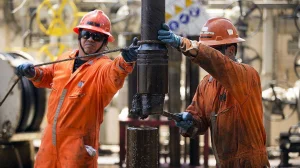 Why Mexico imports more than 50% of the gasoline it consumes, despite being one of the largest oil producers in Latin Am