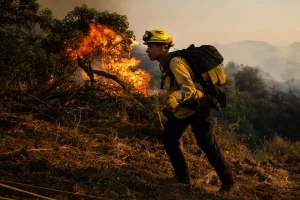 Firefighters make progress in containing the Sandy Fire in Ventura County