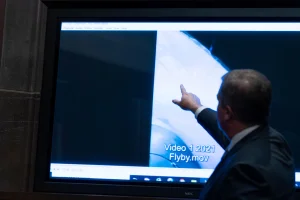 The Pentagon publishes a new batch of files with more than 40 videos about UFOs
