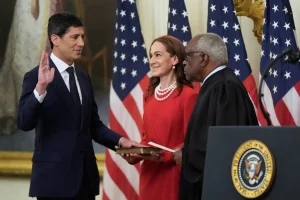 Kevin Warsh sworn in as new chairman of the Federal Reserve: will he lower interest rates?