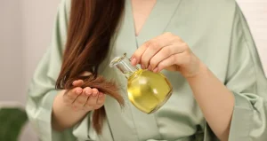 Another of the many benefits that olive oil provides: it stimulates hair growth