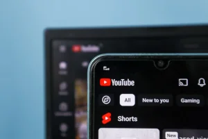 YouTube will label content created by AI to put an end to hyperrealistic deepfakes