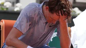 Surprise at Roland Garros: Jannik Sinner, world No. 1, falls in the second round