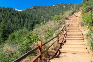 Man died suddenly in front of his son while hiking on popular Colorado Springs trail