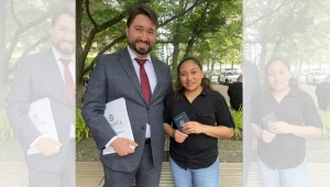 ICE detained a Latina despite presenting evidence of citizenship: she is finally free and has her passport