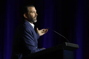 Donald Trump Jr. is linked to the scandal of a millionaire loan obtained through the government