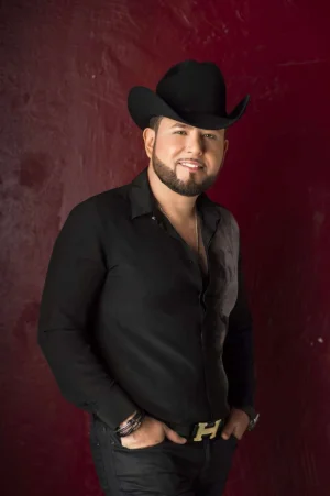 Roberto Tapia, renewed and with new music