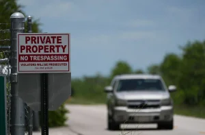 Alarm in Arizona: ICE center would operate in front of a warehouse with massive chemical risk