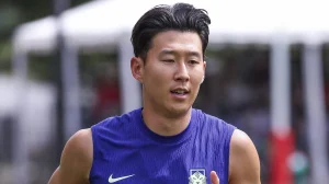 Heung Min Son steals the spotlight in South Korea's first training session