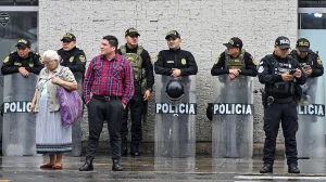 How insecurity and political instability are the factors that most motivate voters in the elections in Peru